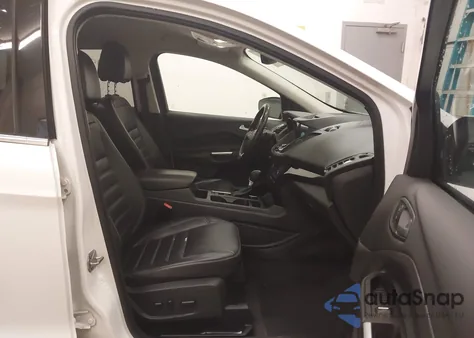 2017 Ford Escape Titanium z USA, uszkodzony, nr VIN 1FMCU9JD2HUB56161